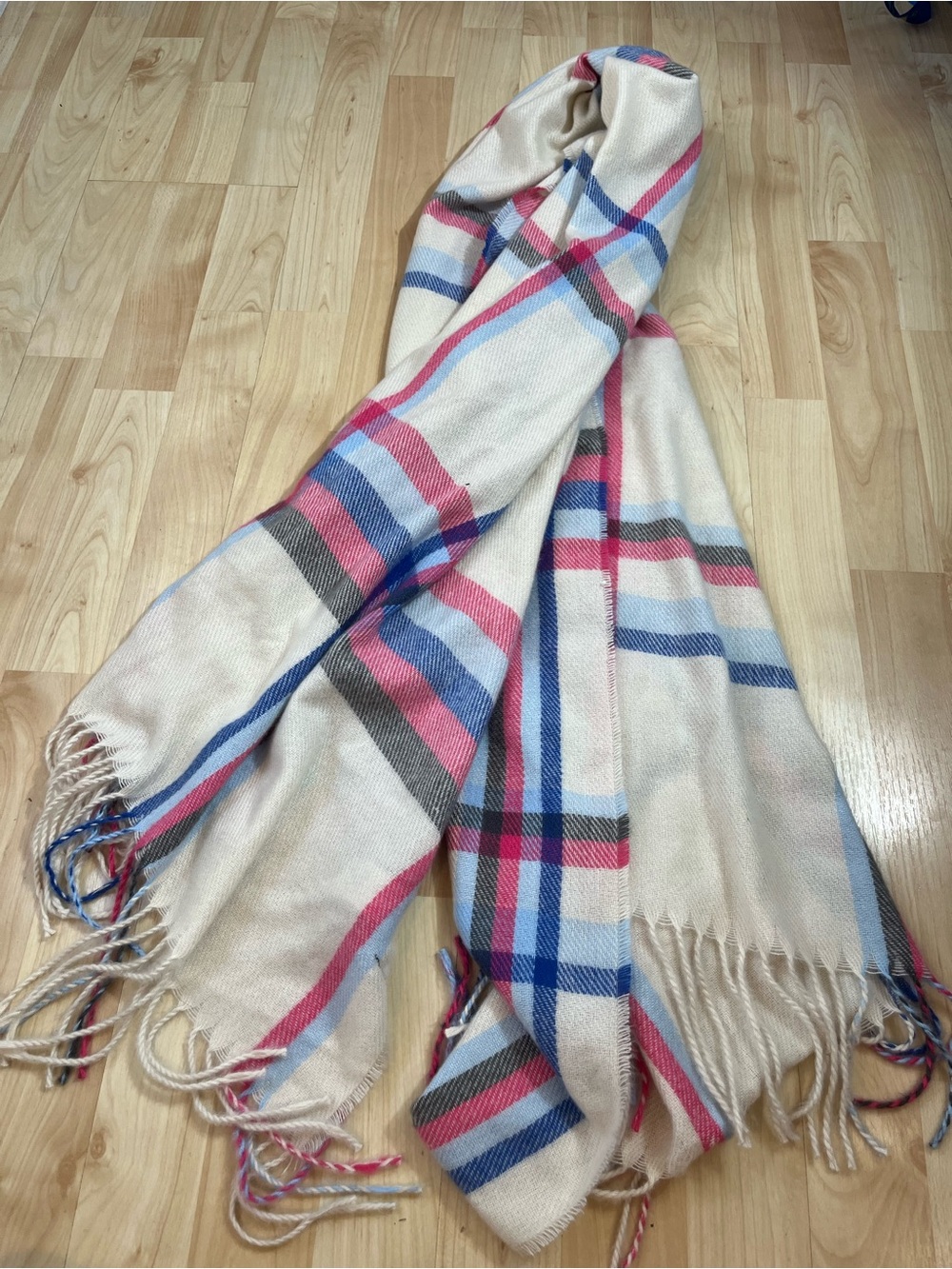 Vero Moda Womens Plaid Oversized Scarf